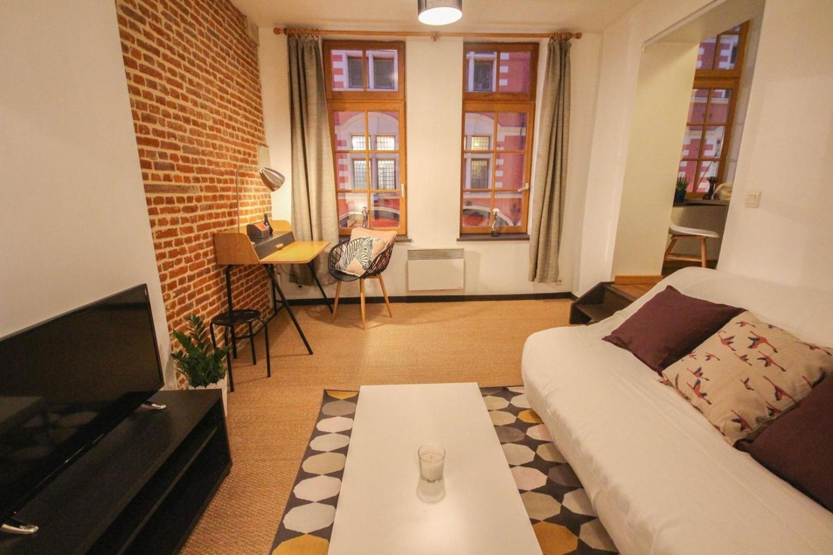 One Bedroom Equipped In Old Лил Екстериор снимка