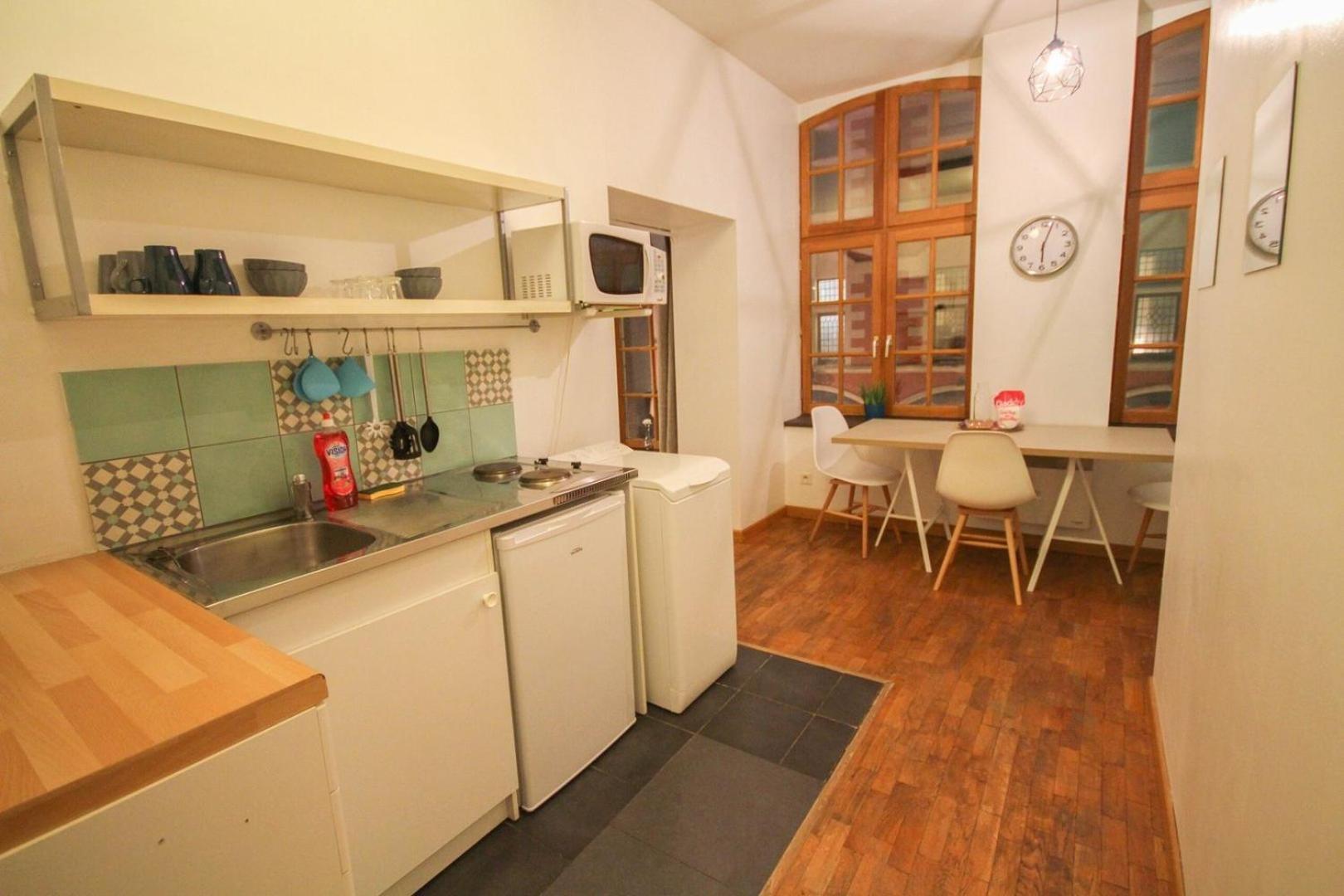 One Bedroom Equipped In Old Лил Екстериор снимка