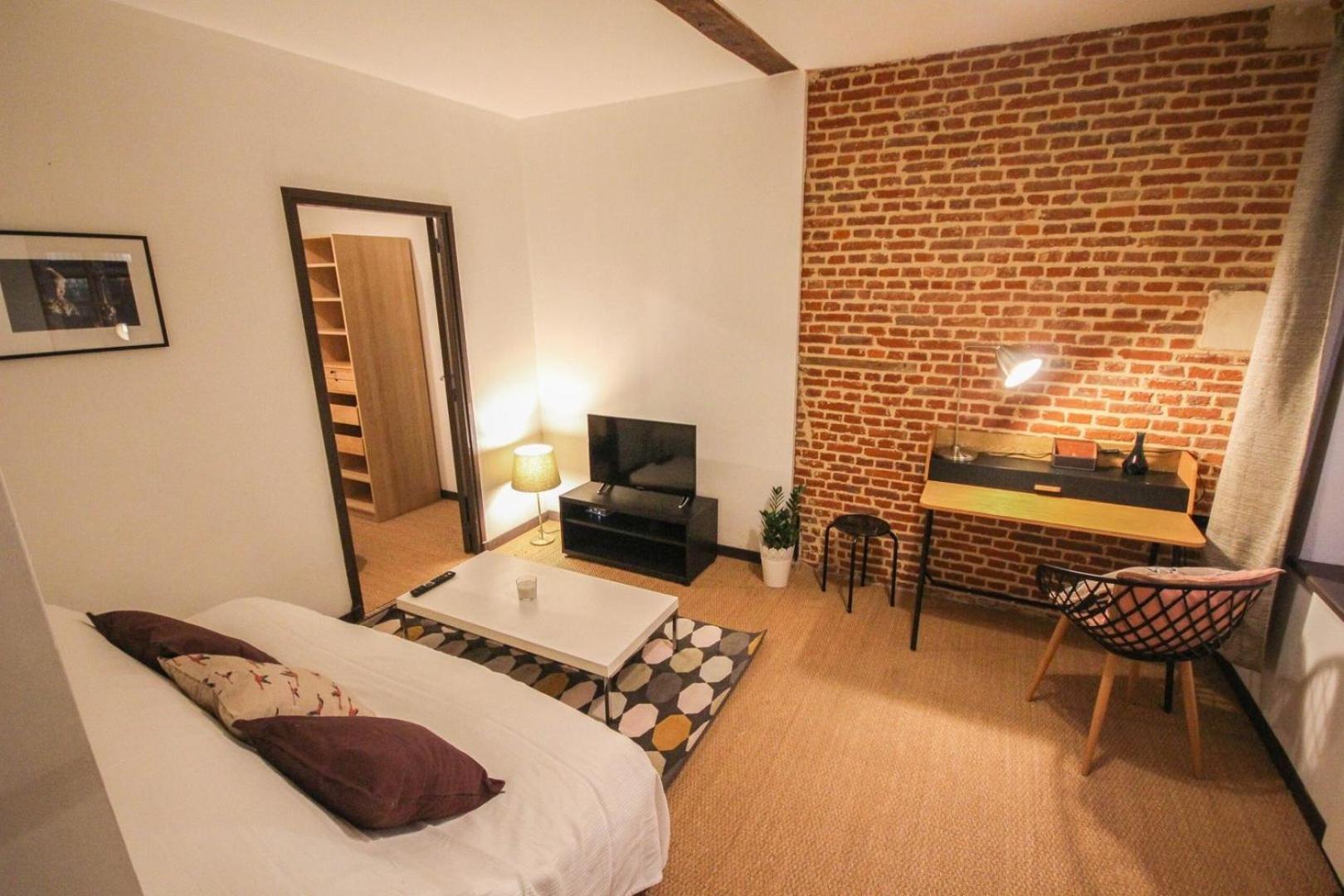 One Bedroom Equipped In Old Лил Екстериор снимка