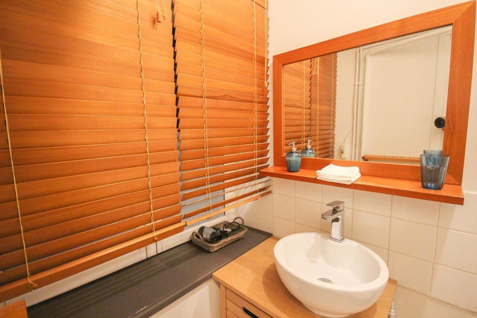 One Bedroom Equipped In Old Лил Екстериор снимка